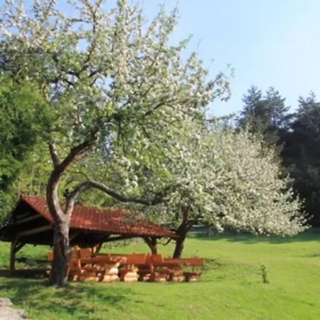 Horaren Holiday home Smizany