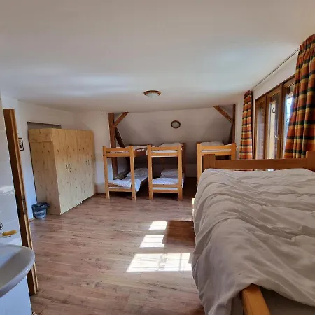 Horaren Holiday home Smizany